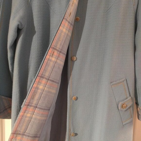 Beautiful Blue Coat - Picture 5 of 7